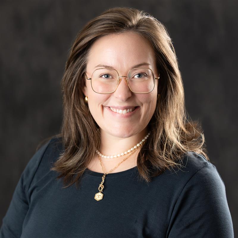 Carrie Walker Headshot